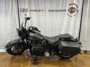 2025 Harley-Davidson<sup>®</sup> Heritage Classic FLHC 0427269 Iron Horse Metallic w/Cast Wheels thumb 0
