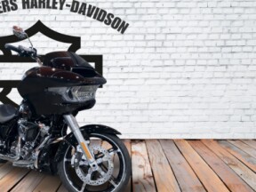 2026 Harley-Davidson<sup>®</sup> Road Glide® thumb 2