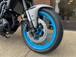 2025 Yamaha MT-03 Ice Storm thumb 2