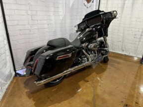 2025 Harley-Davidson® Street Glide® FLHX 0462790 Vivid Black thumb 3