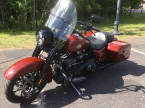 2024 Harley-Davidson® Road King® Special Red Rock thumb 3