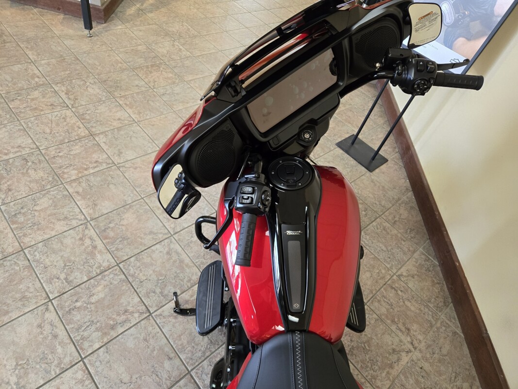 2025 Harley-Davidson Street Glide Brilliant Red - Black Finish - Photo 4