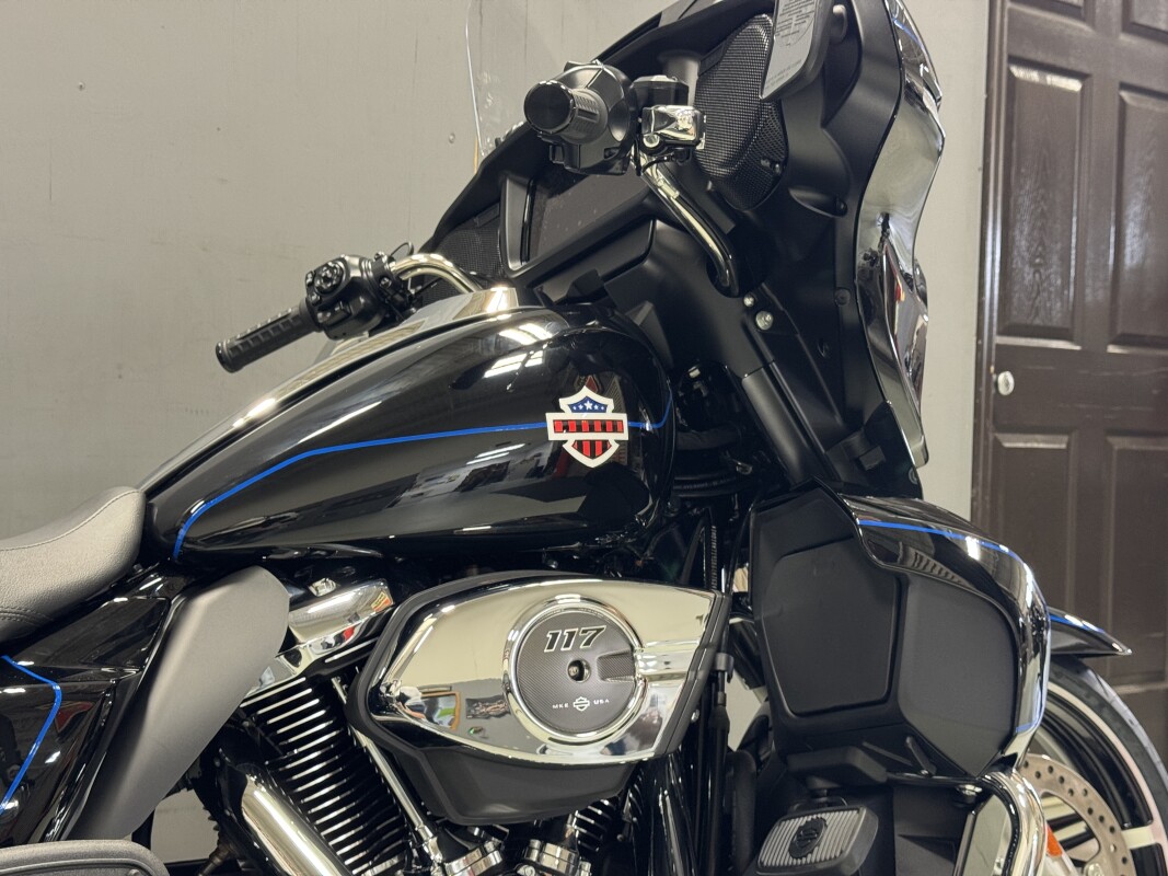 FLHXU 2025 Street Glide Ultra - Photo 7