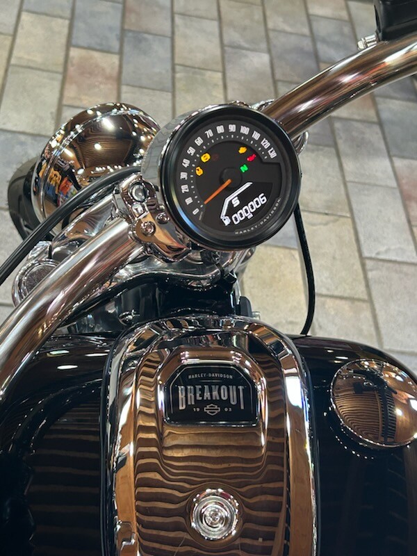 2025 Harley-Davidson Breakout Vivid Black - Photo 3