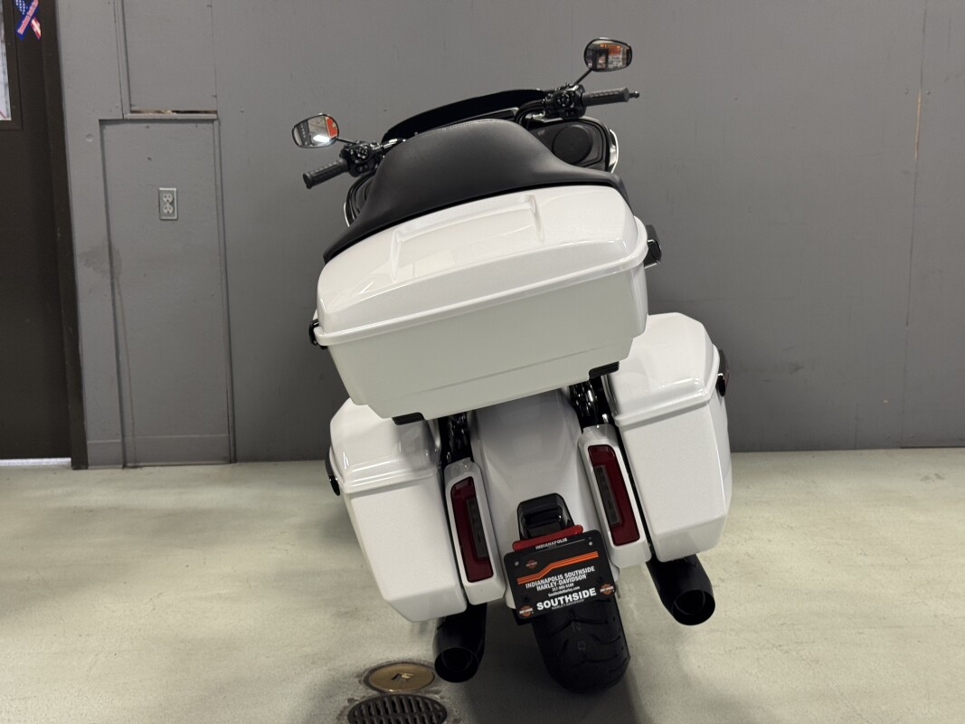 FLTRX 2025 Road Glide - Photo 8