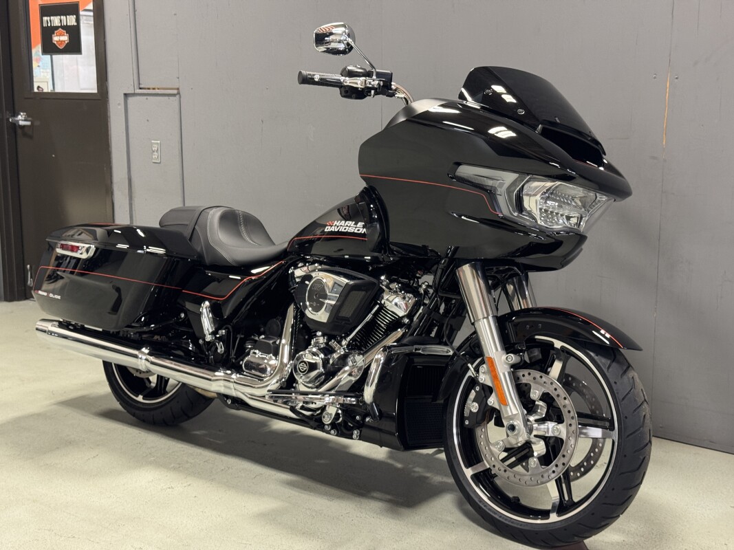 FLTRX 2025 Road Glide - Photo 3