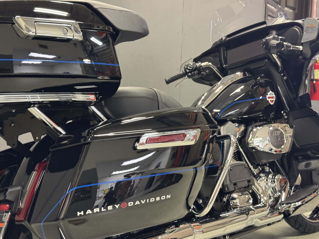 FLHXU 2025 Street Glide Ultra - Photo 8