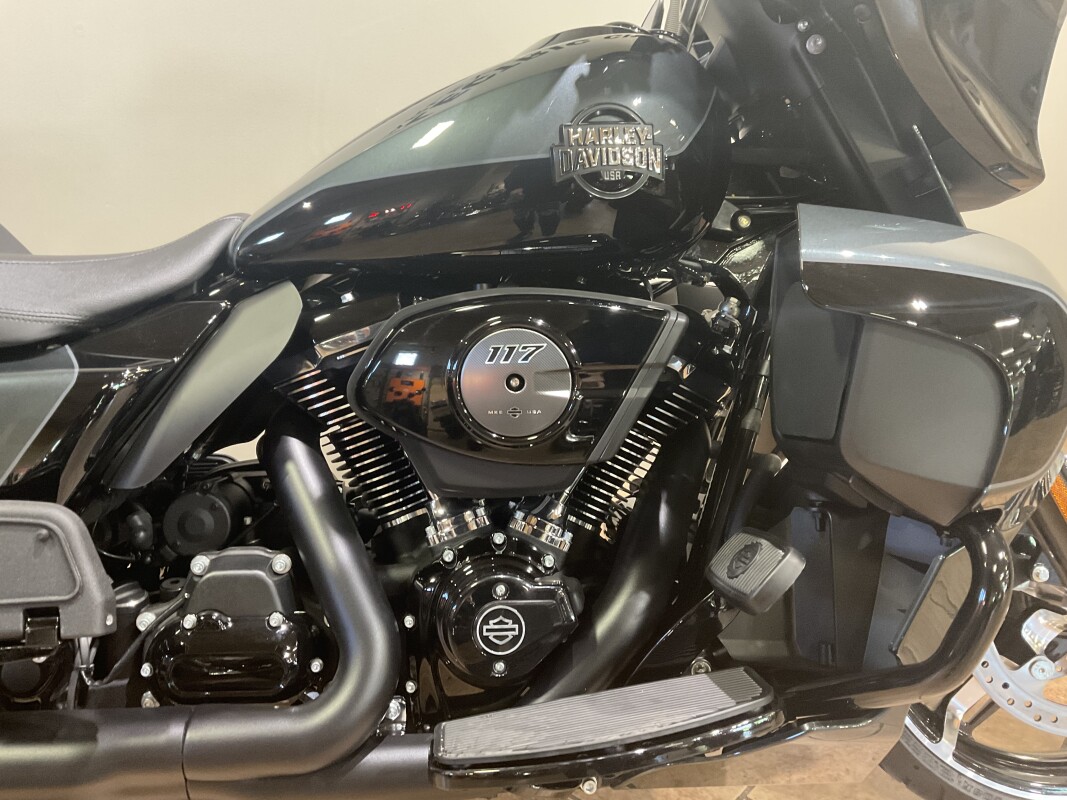 2025 Harley-Davidson Street Glide Ultra Iron Horse Metallic / Vivid Black - FLHXU - Photo 2