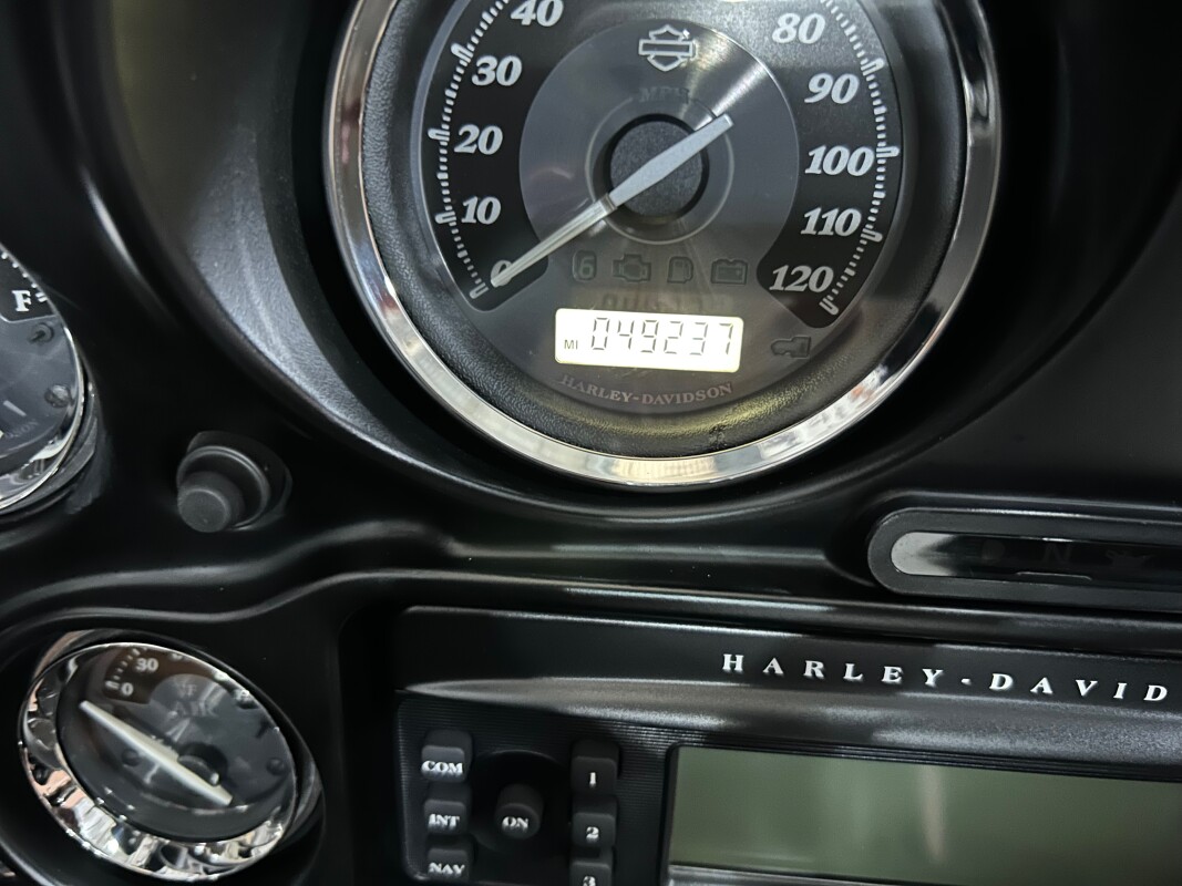 2011 H-D FLHTK Electra Glide Ultra Limited 103ci - Photo 5