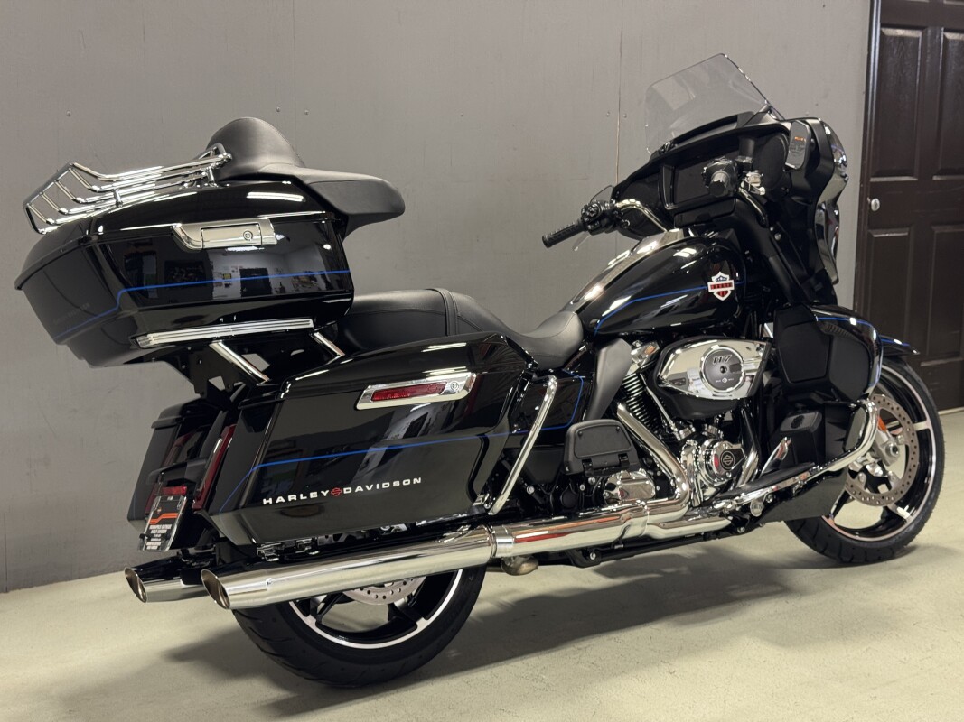 FLHXU 2025 Street Glide Ultra - Photo 5