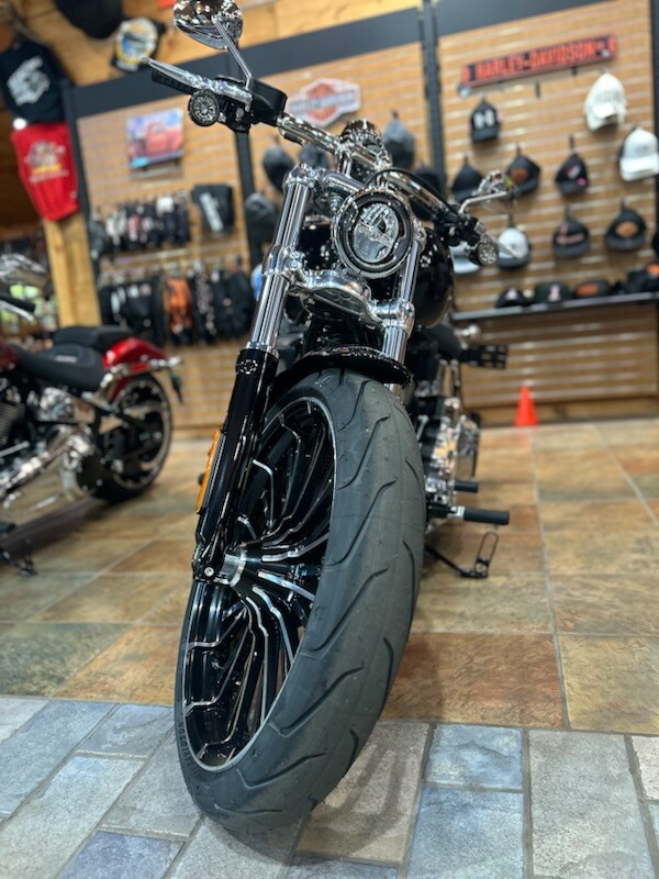 2025 Harley-Davidson Breakout Vivid Black - Photo 5