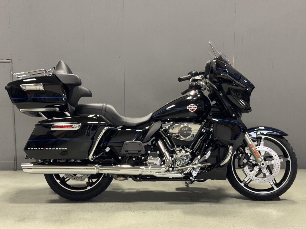 FLHXU 2025 Street Glide Ultra