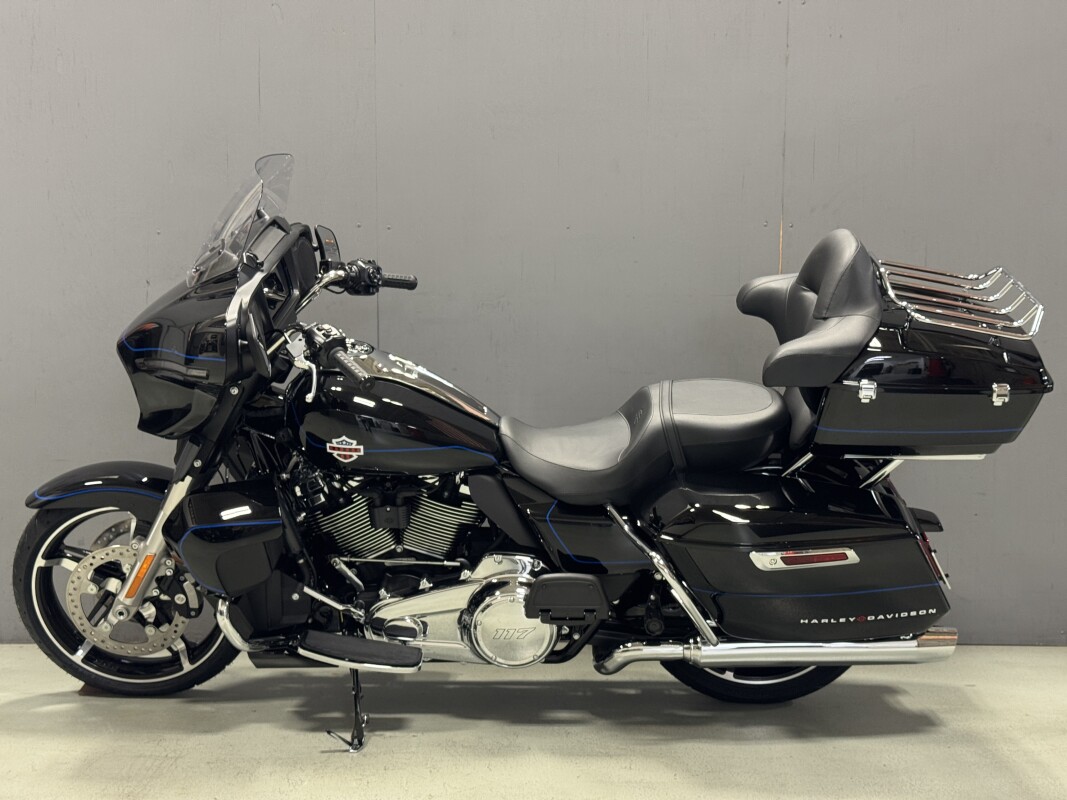 FLHXU 2025 Street Glide Ultra - Photo 2