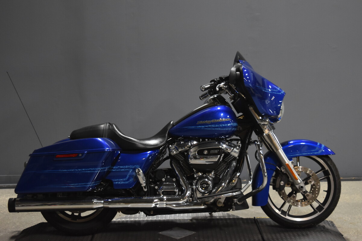 ★08-19 FLHT/FLTR/FLHR/FLHX ツーリング ツアラー 　ムスタング ソロシート ブラック 良品　美品送料無料★ 2019 Harley-Davidson® FLTRU - Road Glide® Ultra | Mad River Harley