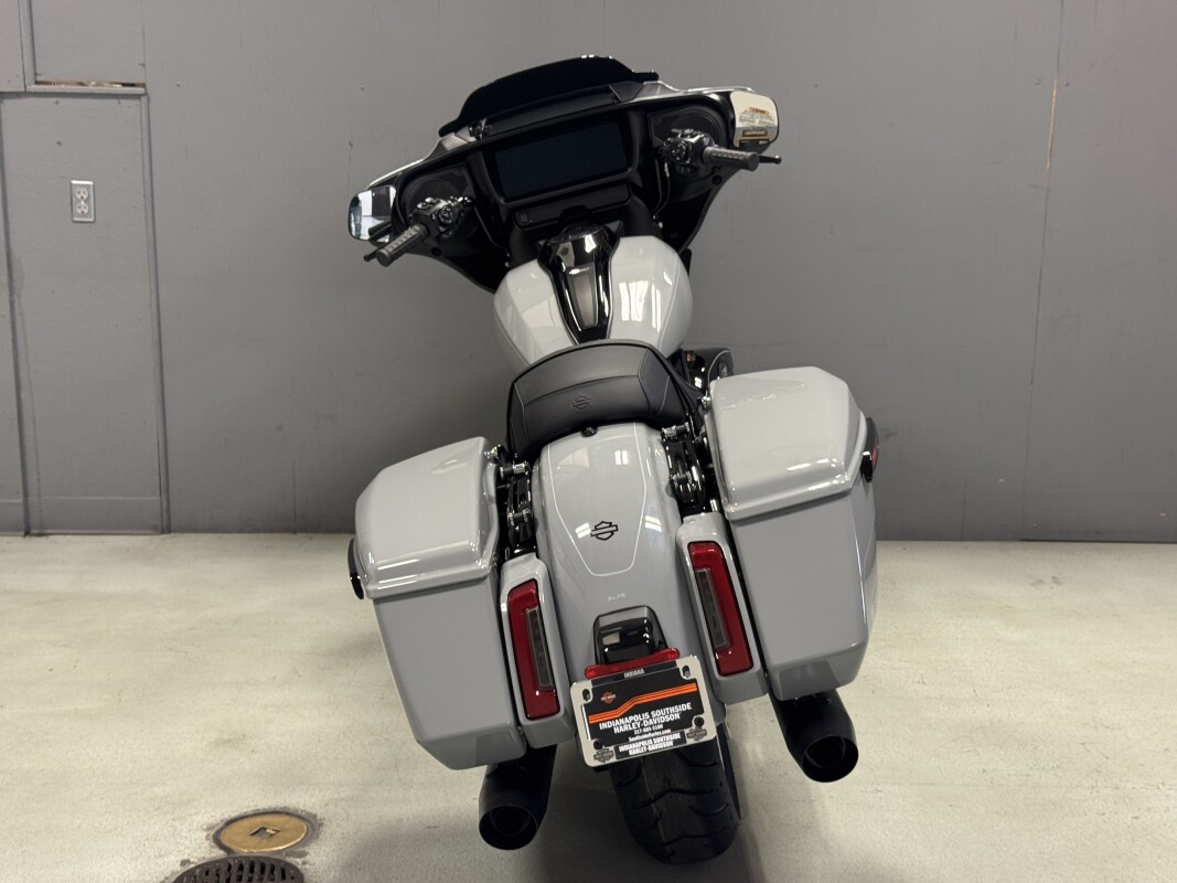 FLHX 2025 Street Glide - Photo 9