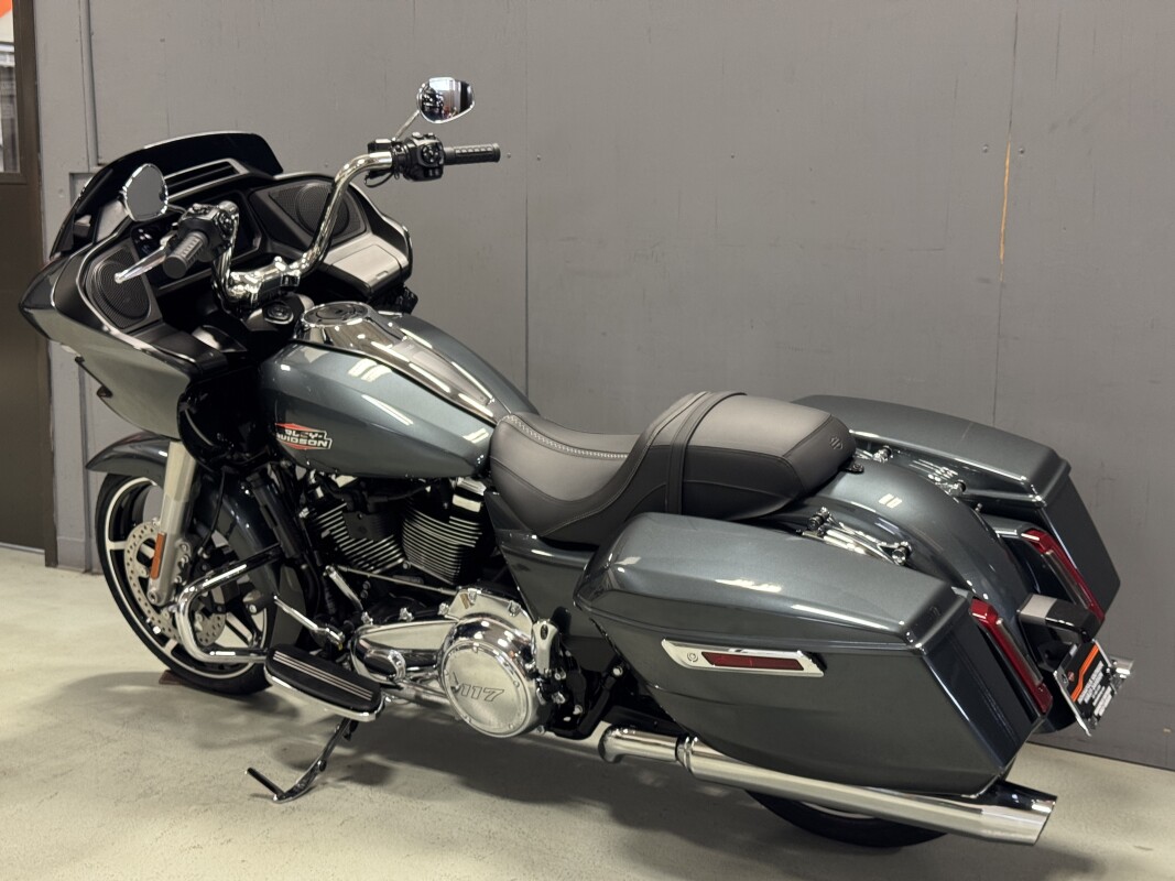 FLTRX 2025 Road Glide - Photo 6