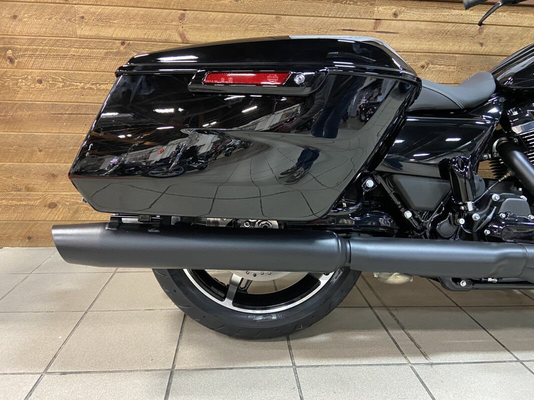 2025 Harley-Davidson Road Glide Vivid Black - Black Finish FLTRX - Photo 5