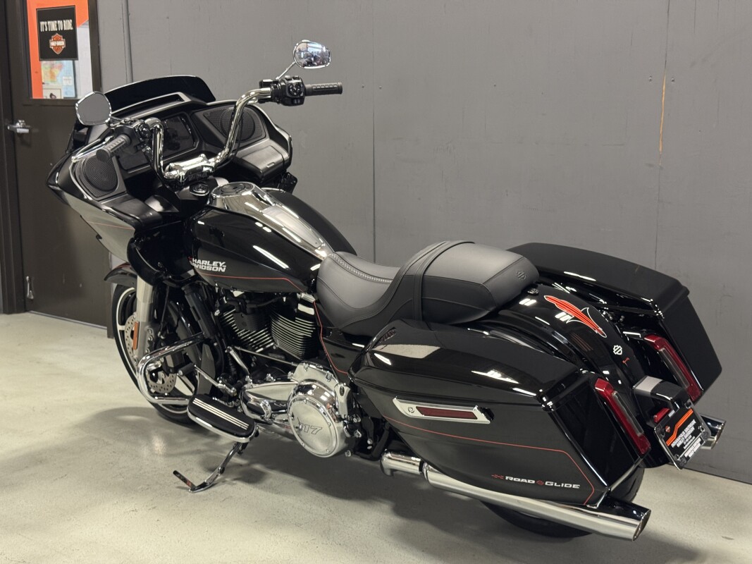 FLTRX 2025 Road Glide - Photo 6