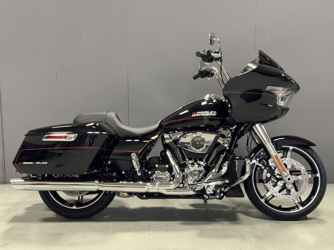 FLTRX 2025 Road Glide