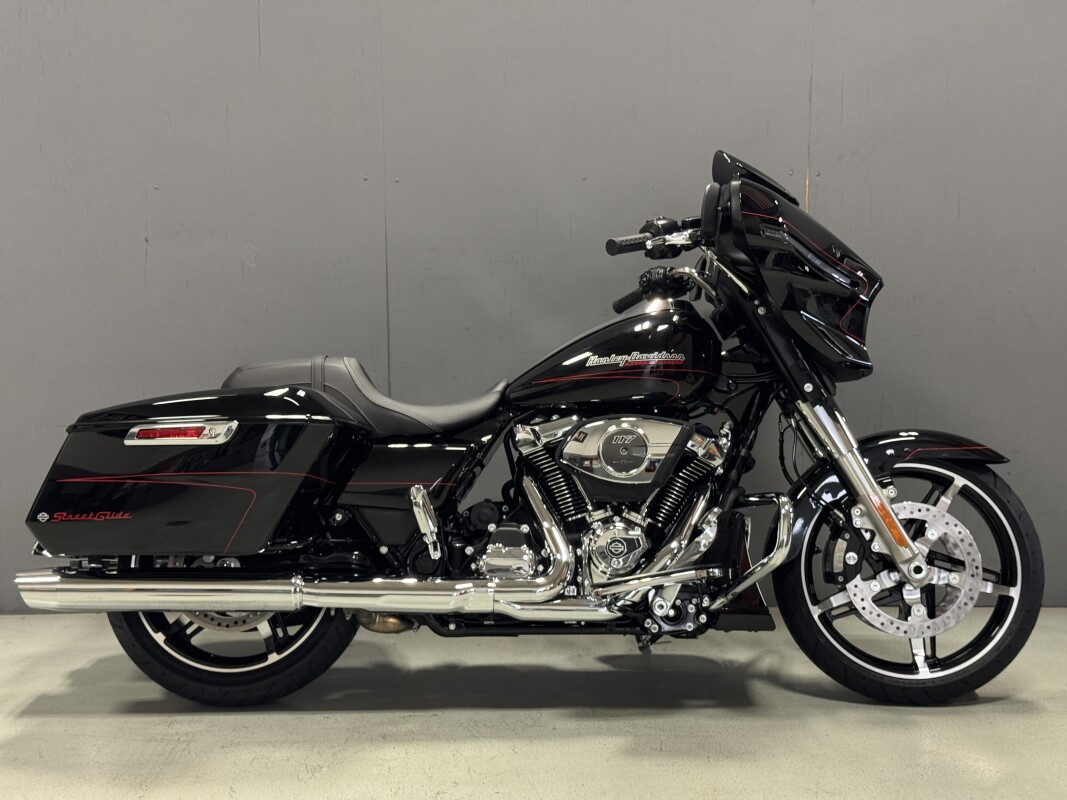 FLHX 2025 Street Glide