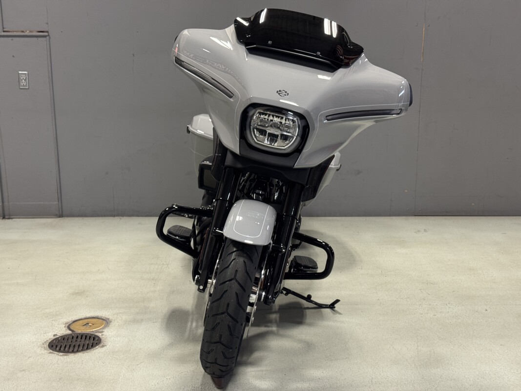 FLHX 2025 Street Glide - Photo 10