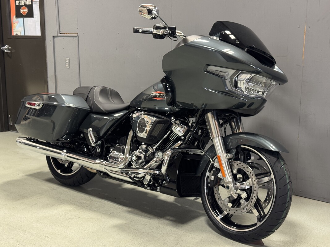 FLTRX 2025 Road Glide - Photo 3