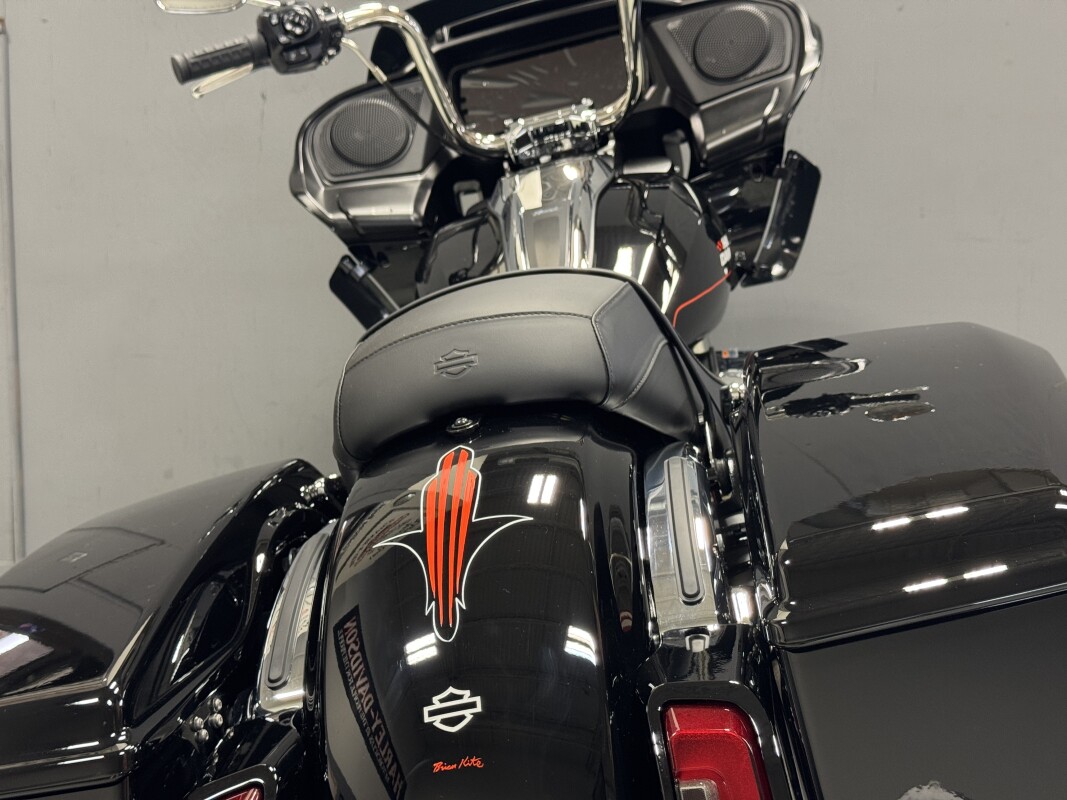 FLTRX 2025 Road Glide - Photo 9
