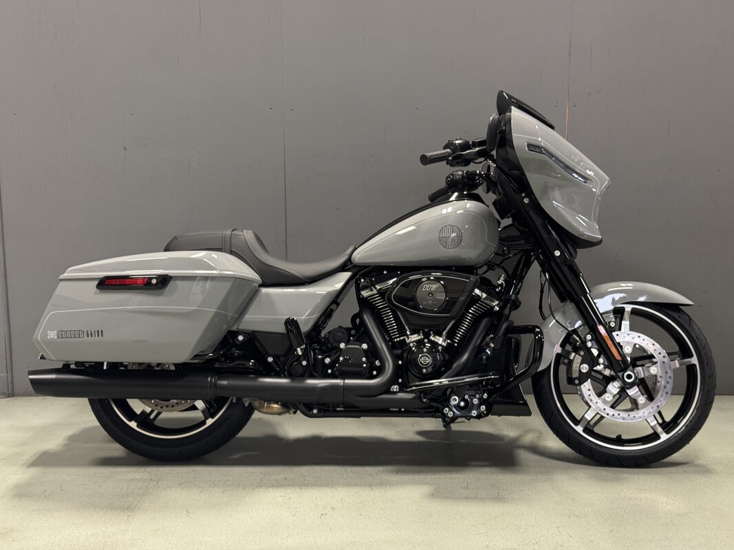 FLHX 2025 Street Glide