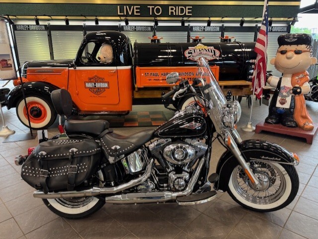 2015 Harley-Davidson Heritage Softail Classic FLSTC