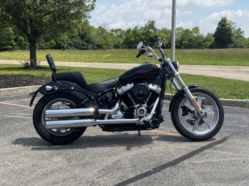 2023 Harley-Davidson<sup>®</sup> Softail<sup>®</sup> Standard Vivid Black