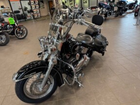 2016 Harley-Davidson Heritage Softail Classic FLSTC thumb 0