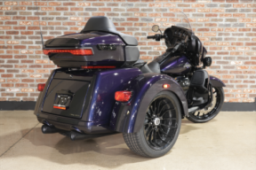 FLHTCUTG 2025 Tri Glide™ Ultra thumb 3