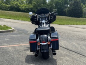 2015 Harley-Davidson<sup>®</sup> Electra Glide<sup>®</sup> Ultra Classic<sup>™</sup> Vivid Black thumb 1