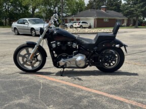 2023 Harley-Davidson<sup>®</sup> Softail<sup>®</sup> Standard Vivid Black thumb 2