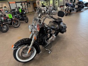 2015 Harley-Davidson Heritage Softail Classic FLSTC thumb 0
