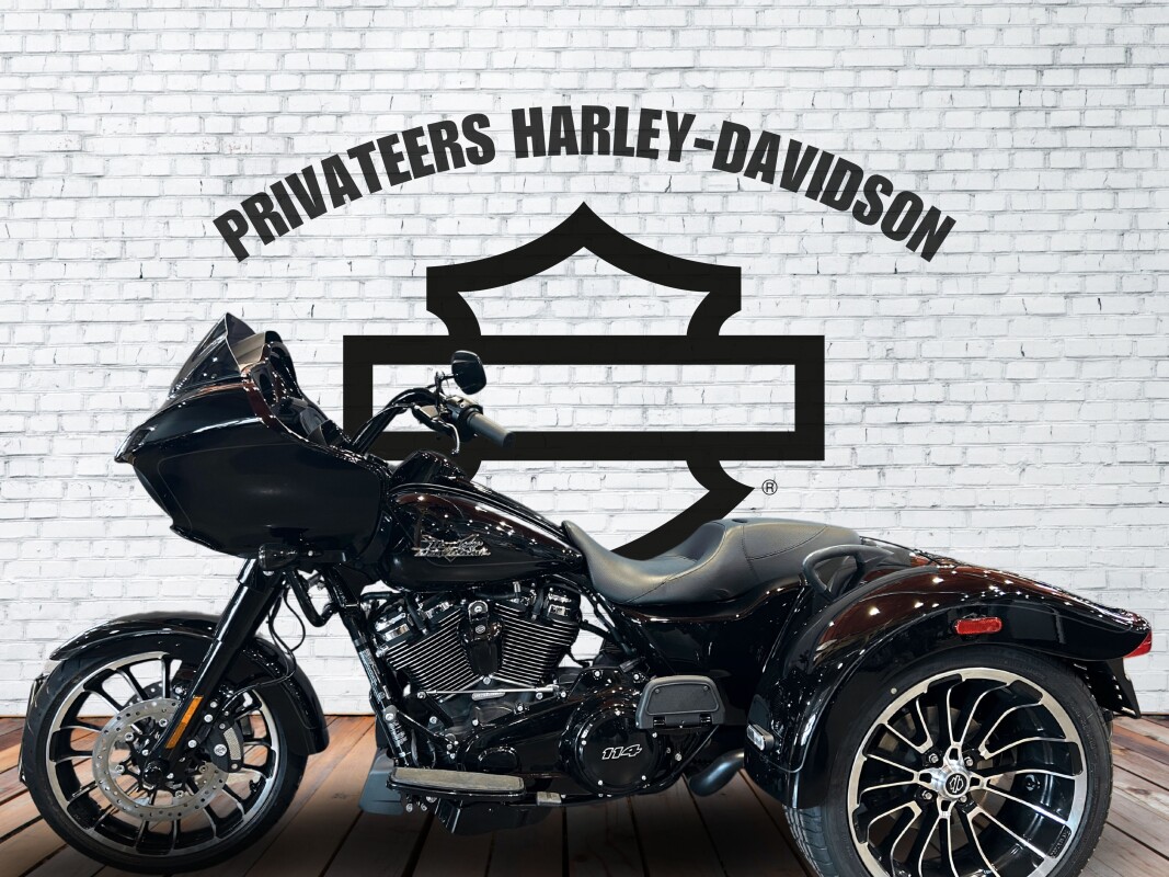 2024 Harley-Davidson Road Glide 3 Vivid Black – Black Finish - Photo 2