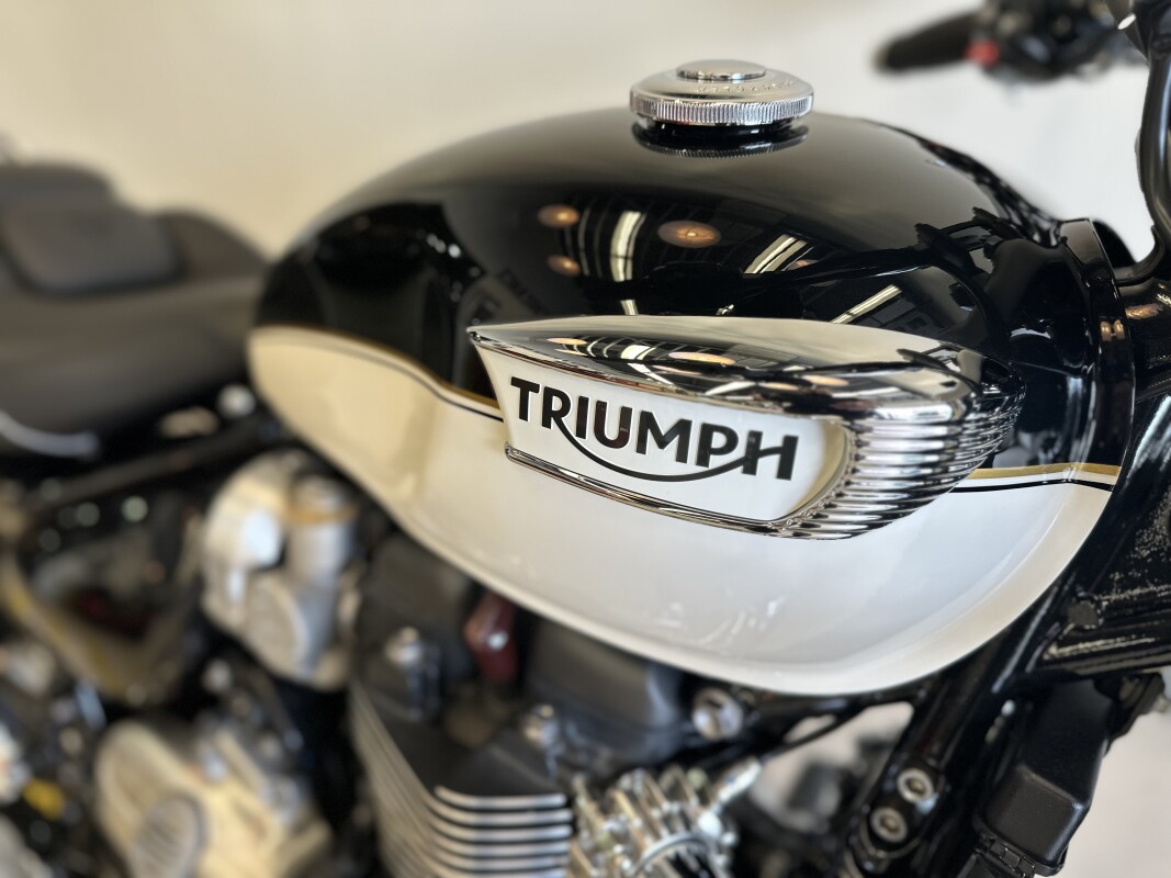 2023 Triumph Bonneville Speedmaster Sapphire Black / Fusion White - Photo 5