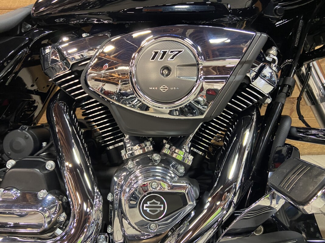 2025 Harley-Davidson Road Glide Vivid Black FLTRX - Photo 3
