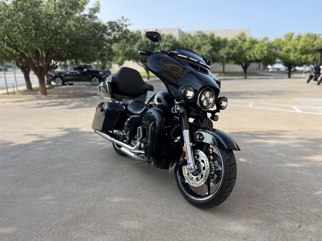 2017 Harley-Davidson CVO Street Glide Dark Slate Candy/Arctic Black with Co - Photo 2