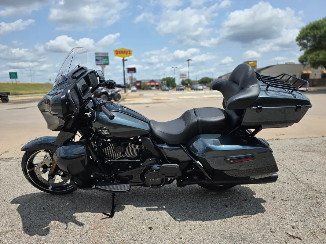 2025 Harley-Davidson Street Glide Ultra - Photo 5