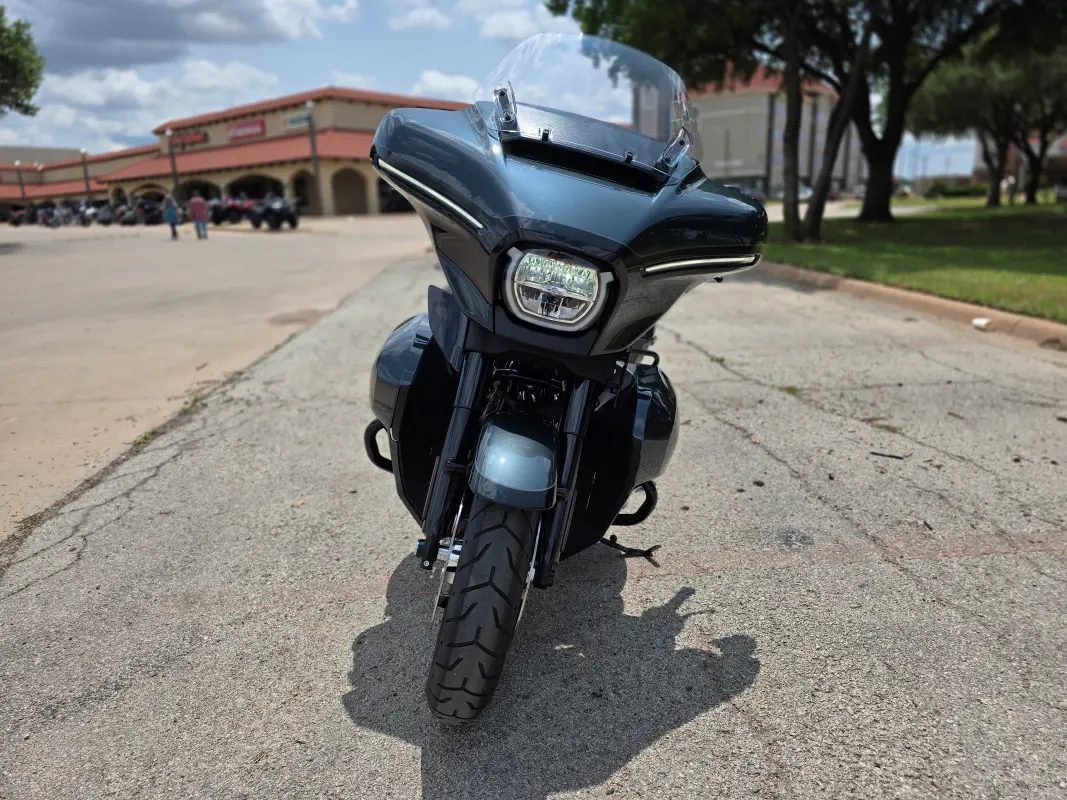 2025 Harley-Davidson Street Glide Ultra - Photo 3