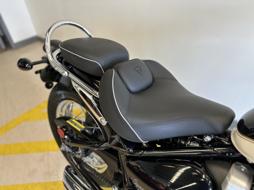 2023 Triumph Bonneville Speedmaster Sapphire Black / Fusion White - Photo 9