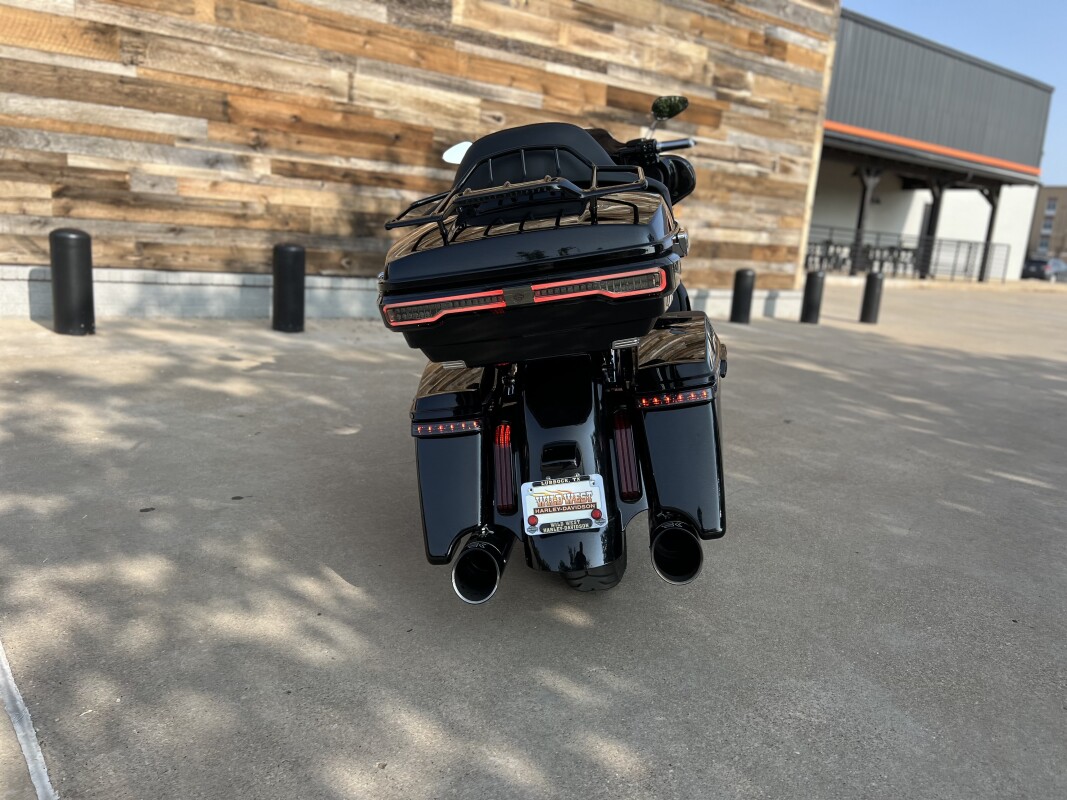 2017 Harley-Davidson CVO Street Glide Dark Slate Candy/Arctic Black with Co - Photo 7