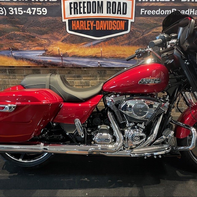 2025 Street Glide (FLHX) - Photo 6