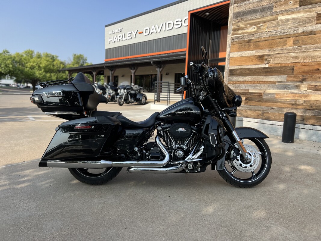 2017 Harley-Davidson CVO Street Glide Dark Slate Candy/Arctic Black with Co