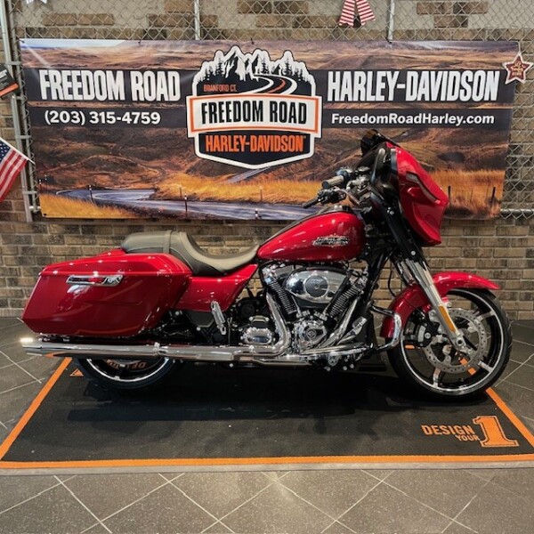 2025 Street Glide® (FLHX)