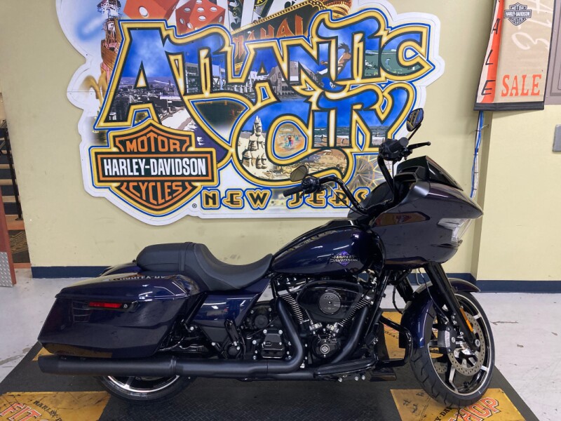 2025 Harley-Davidson<sup>®</sup> Road Glide® Mystic Shift - Black Finish