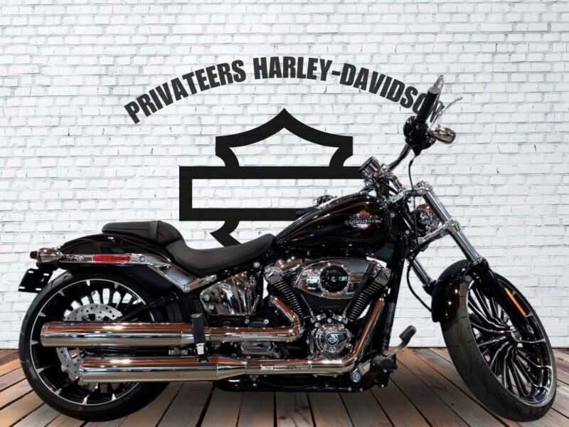 2025 Harley-Davidson<sup>®</sup> Breakout™ Midnight Firestorm