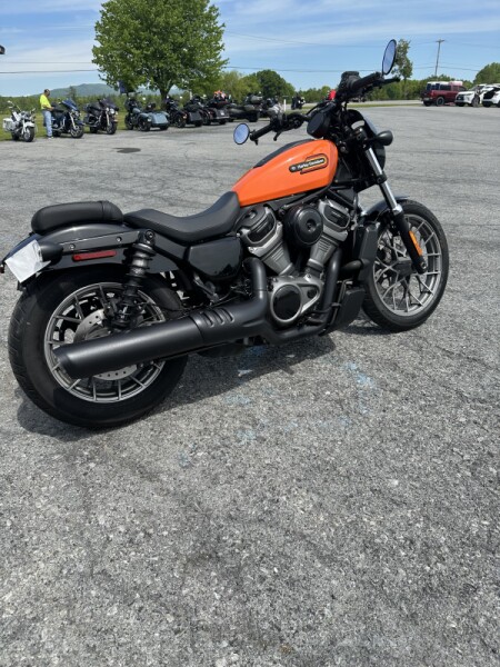 2024 Harley-Davidson<sup>®</sup> Nightster™ Special Baja Orange