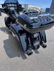 2015 Harley-Davidson<sup>®</sup> CVO<sup>™</sup> Street Glide<sup>®</sup> Two-Tone Starfire Black/Go thumb 2